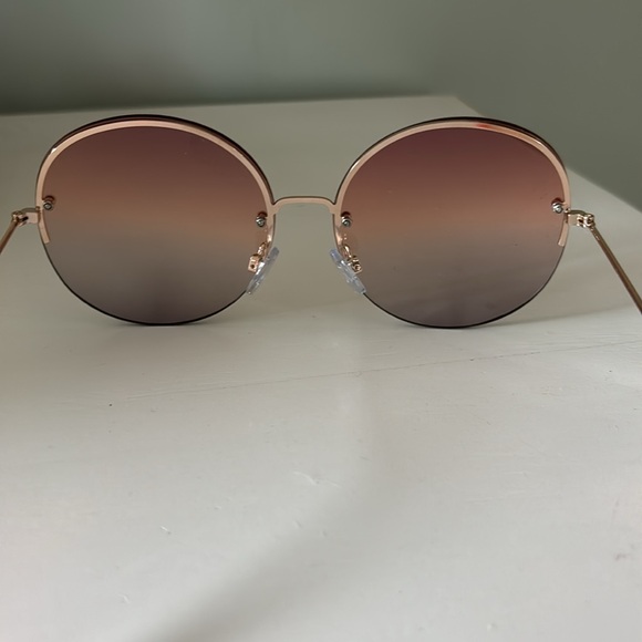 Funky Shades - Picture 4 of 4